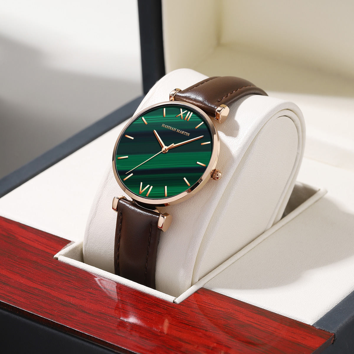 Stones Watches & Jewelry In Sweden Ab - ساعة نسائية جديدة لعام 2024 مع