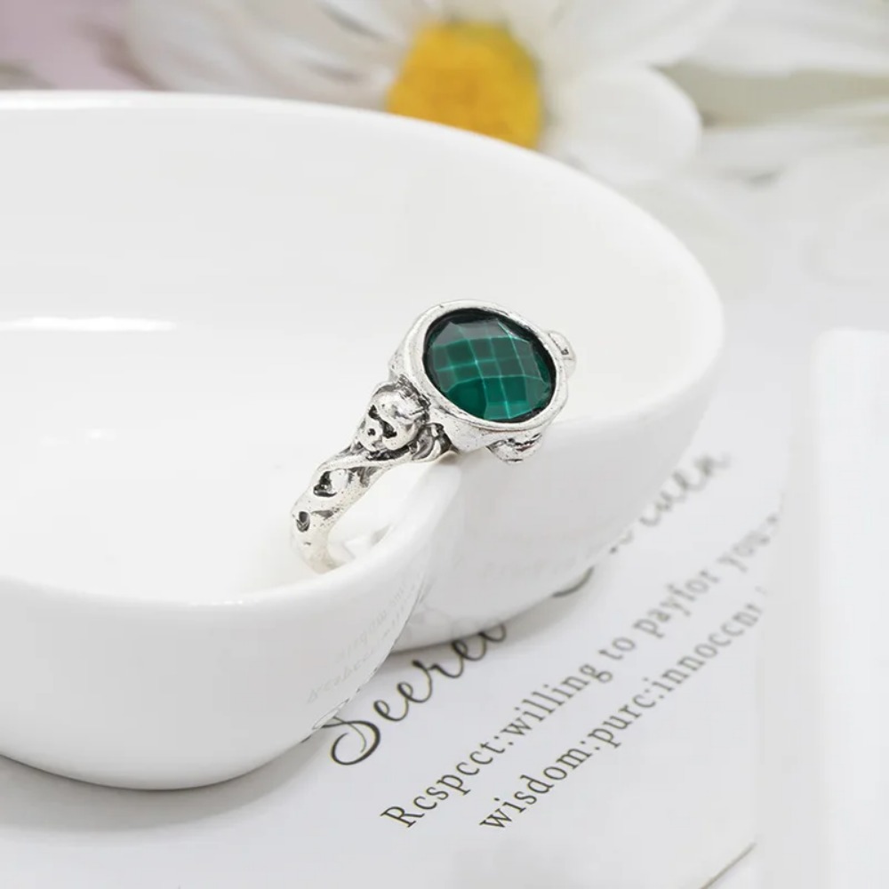 جديد خمر المتخصصة الكلاسيكية ق - مراجعة Gothic Skull Ring وسعره