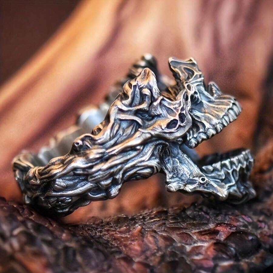 خاتم قديم الطراز على شكل قناع  - مراجعة Gothic Skull Ring وسعره