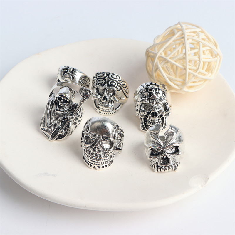 الجملة السائبة 20 قطعة/الوحدة  - مراجعة Gothic Skull Ring وسعره