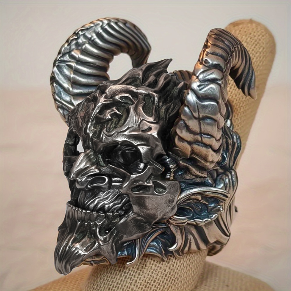 خمر الشرير الفولاذ المقاوم للص - مراجعة Gothic Skull Ring وسعره