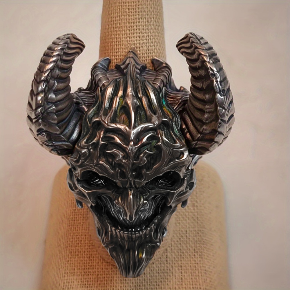 خمر الشرير الفولاذ المقاوم للص - مراجعة Gothic Skull Ring وسعره