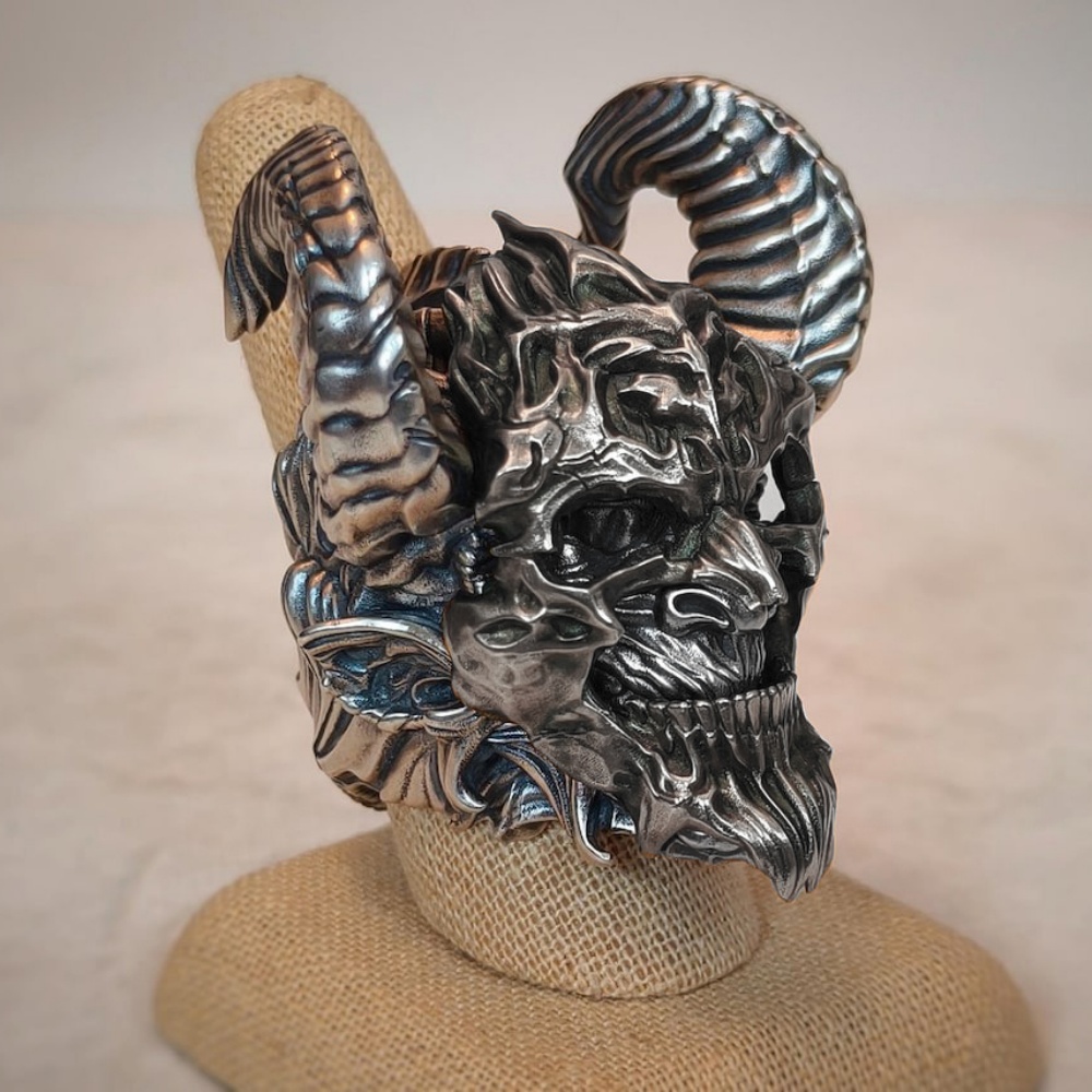 خمر الشرير الفولاذ المقاوم للص - مراجعة Gothic Skull Ring وسعره