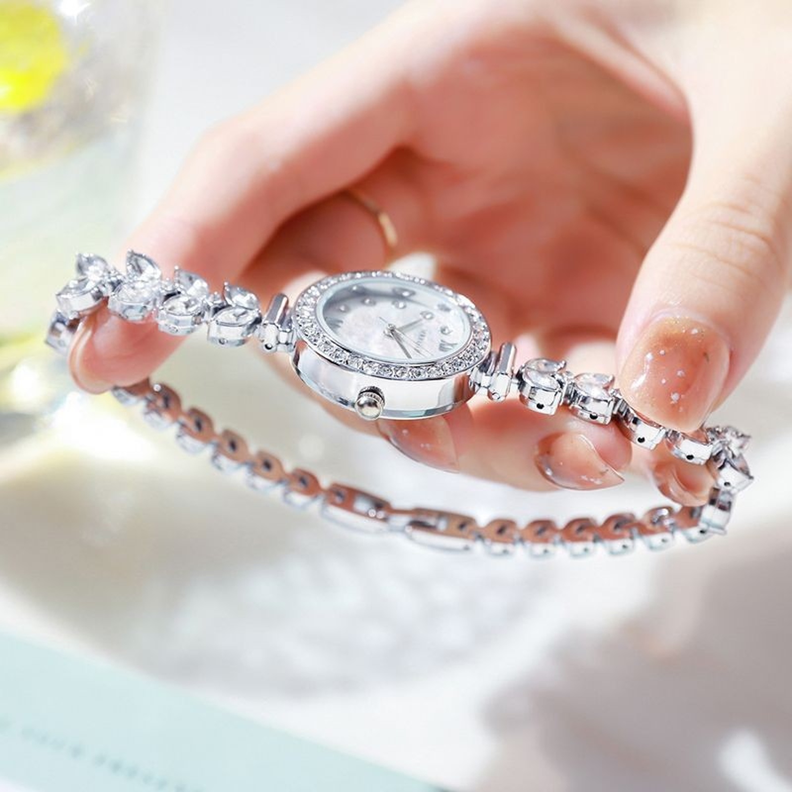 ساعة نسائية عتيقة من حجر الراي - مراجعة Vintage Jewelry Watches Women وسعره