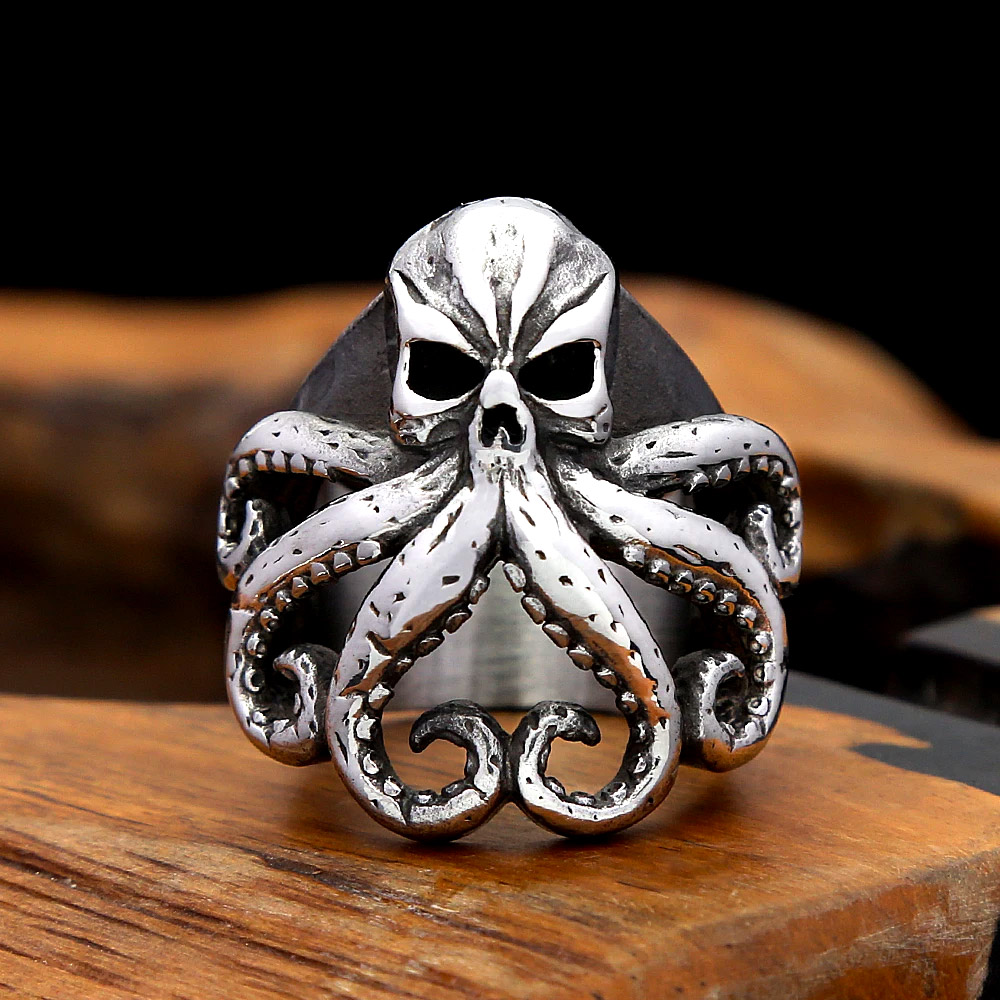 خاتم من الفولاذ المقاوم للصدأ  - مراجعة Gothic Skull Ring وسعره