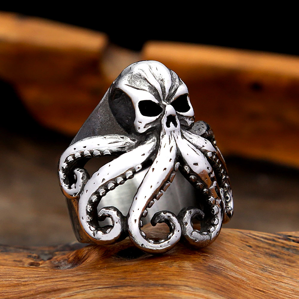 خاتم من الفولاذ المقاوم للصدأ  - مراجعة Gothic Skull Ring وسعره