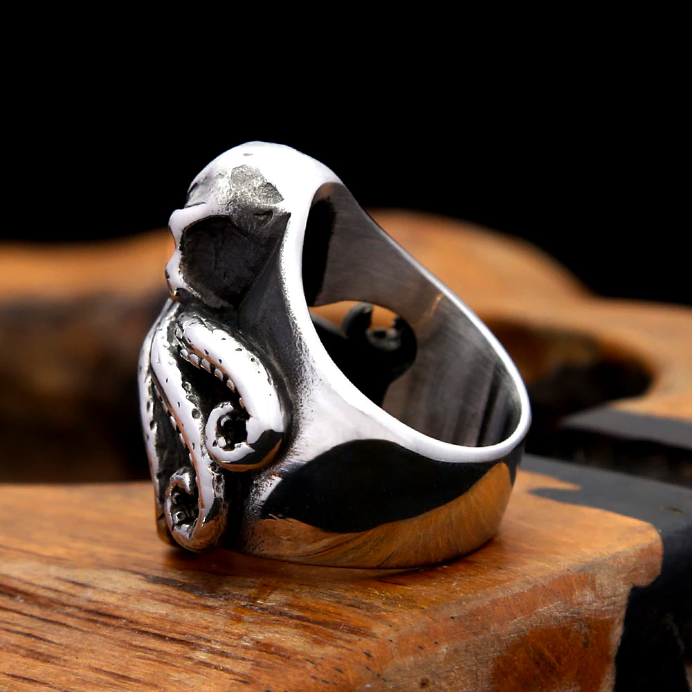 خاتم من الفولاذ المقاوم للصدأ  - مراجعة Gothic Skull Ring وسعره