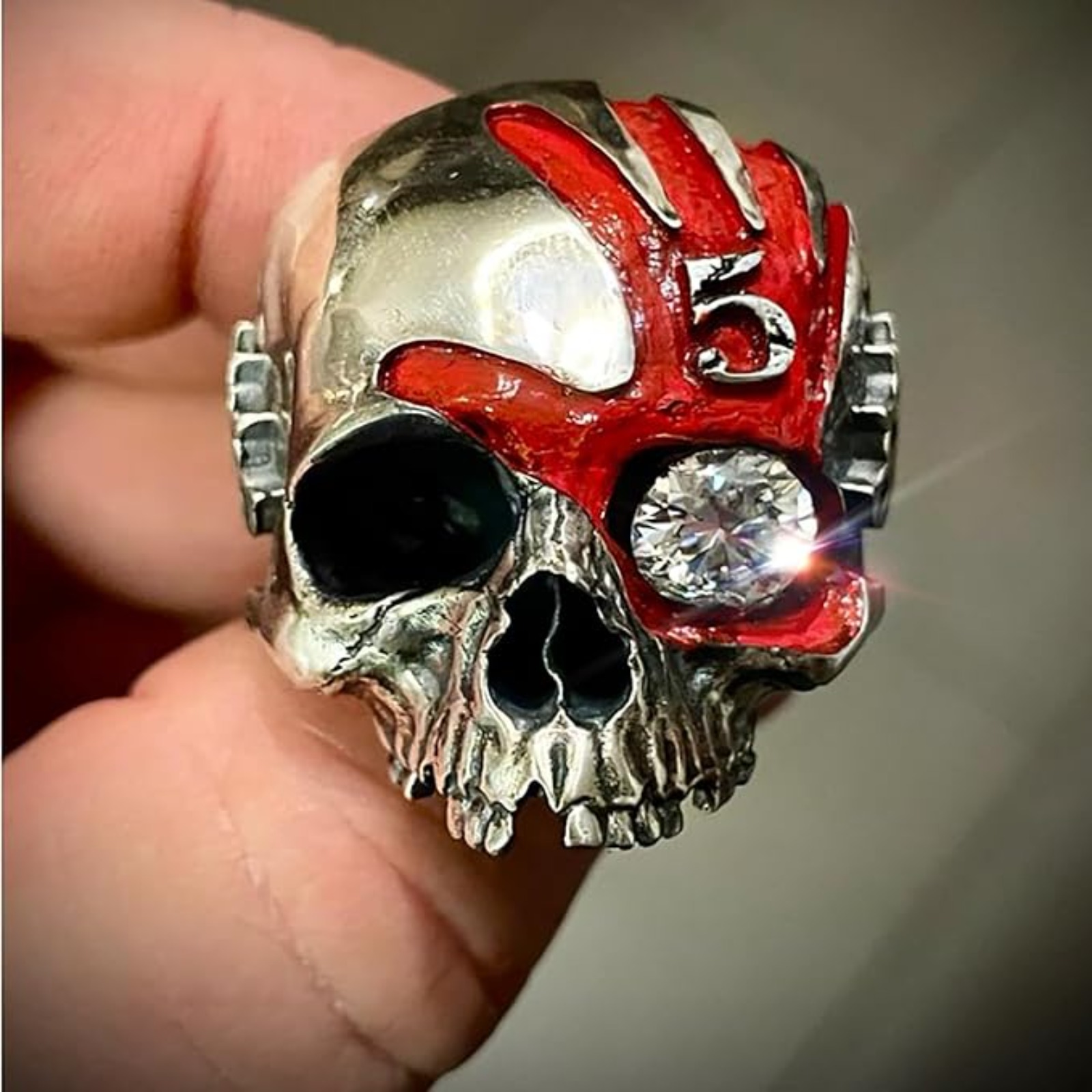 خاتم جمجمة بخمسة أصابع، خاتم ا - مراجعة Gothic Skull Ring وسعره