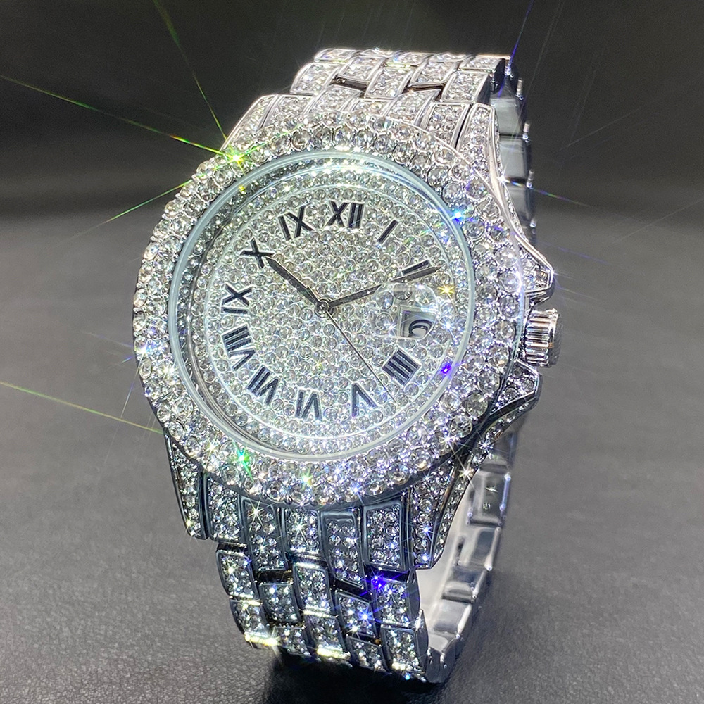 ساعة يد كبيرة ذهبية وفضية وسود - مراجعة Stones Watches & Jewelry In Sweden Ab وسعره