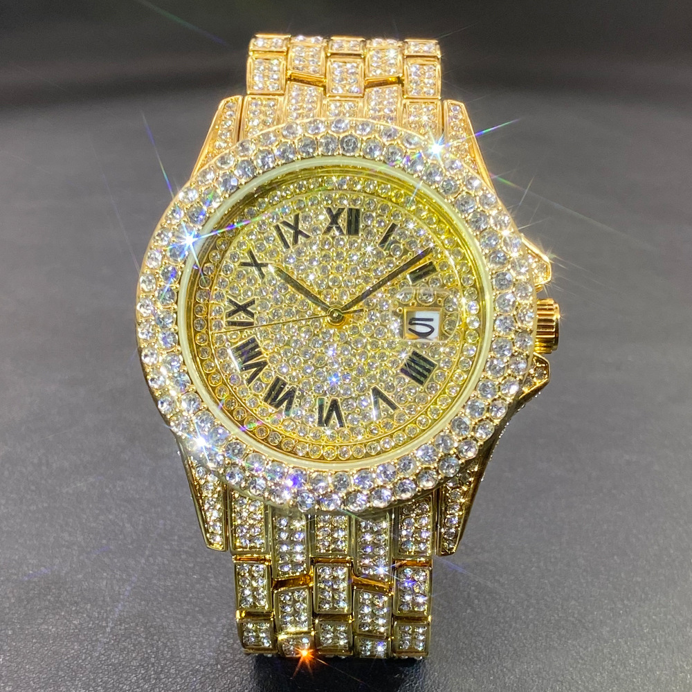 ساعة يد كبيرة ذهبية وفضية وسود - مراجعة Stones Watches & Jewelry In Sweden Ab وسعره